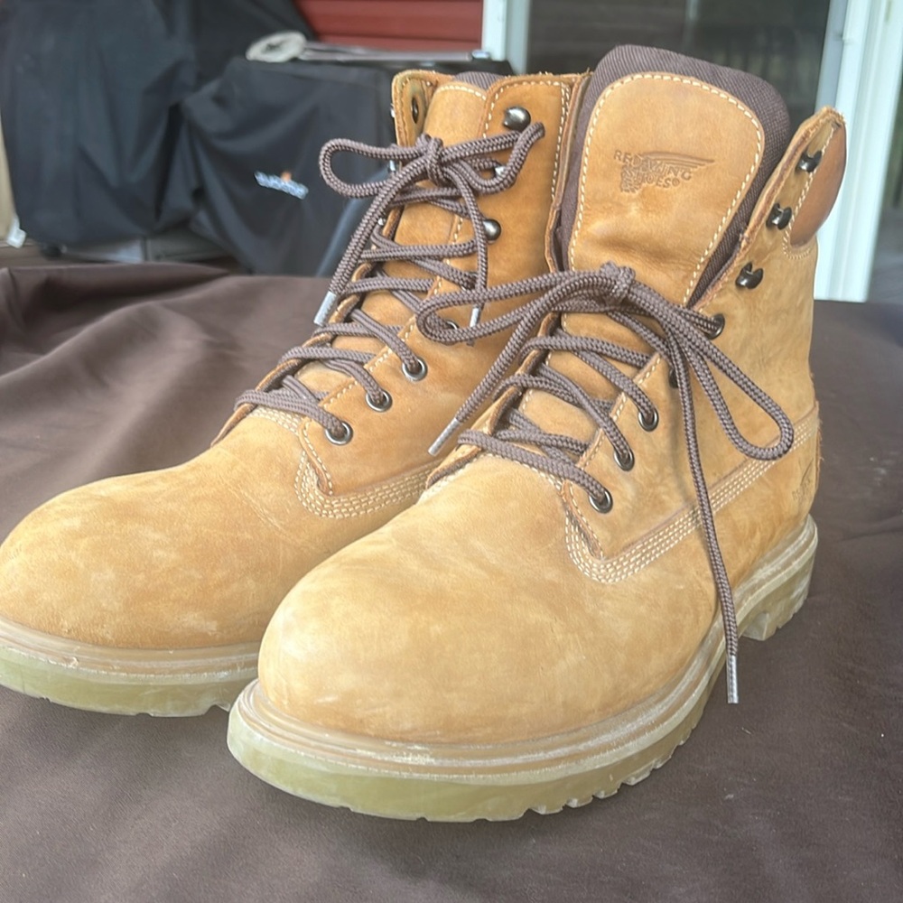 Red Wing Shoes Men’s work boots, men’s size 9D